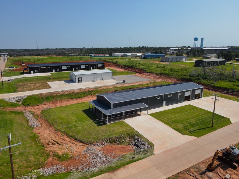 More Photos Of 11770 Black Sand Dr, Edmond Manufacturing For Sale