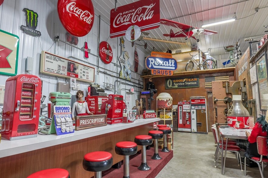 More Photos Of 5261 US-51, Harshaw Theater Concert Hall For Sale