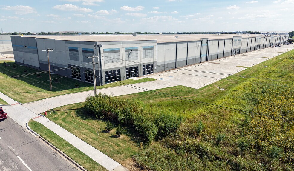 More Photos Of 9500 W Reno Ave, Oklahoma City Unknown For Lease