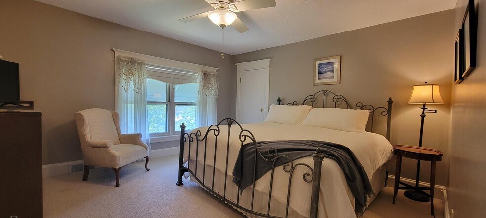 More Photos Of 3030 Michigan St, South Bend Office For Sale