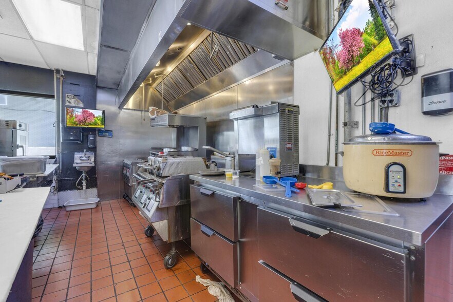 More Photos Of 4950 W 12th Ave, Hialeah Restaurant For Sale