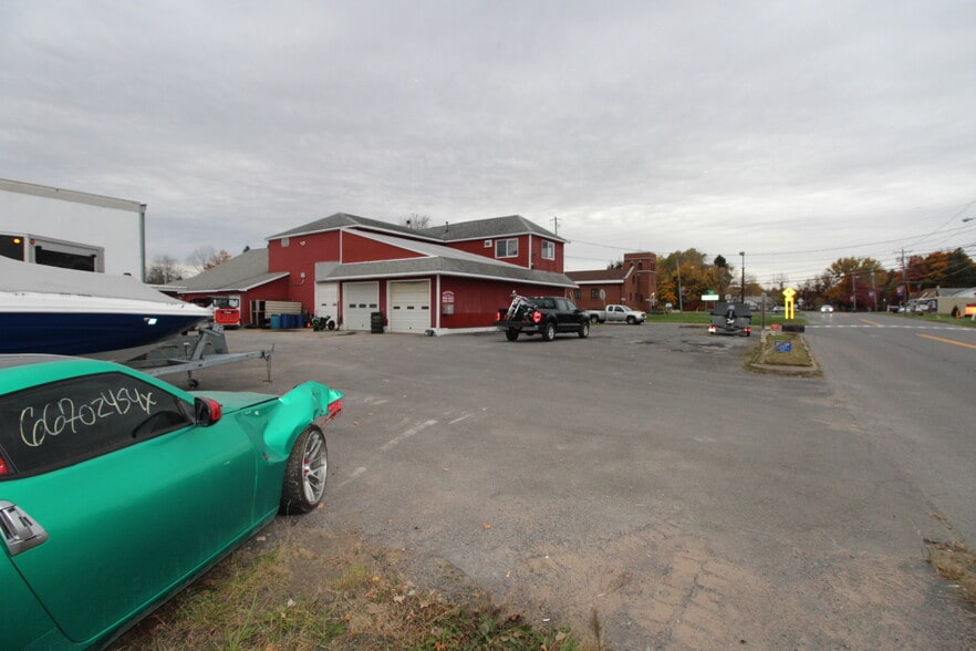 More Photos Of 585 S Main St, Central Square Auto Dealership For Sale