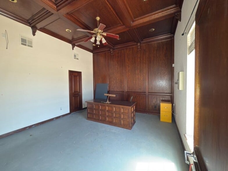 More Photos Of 3232 E I 240 Service Rd, Oklahoma City Warehouse For Lease