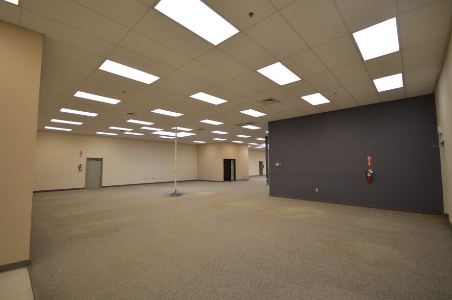 More Photos Of 3701 W Cambridge Ave, Phoenix Warehouse For Lease