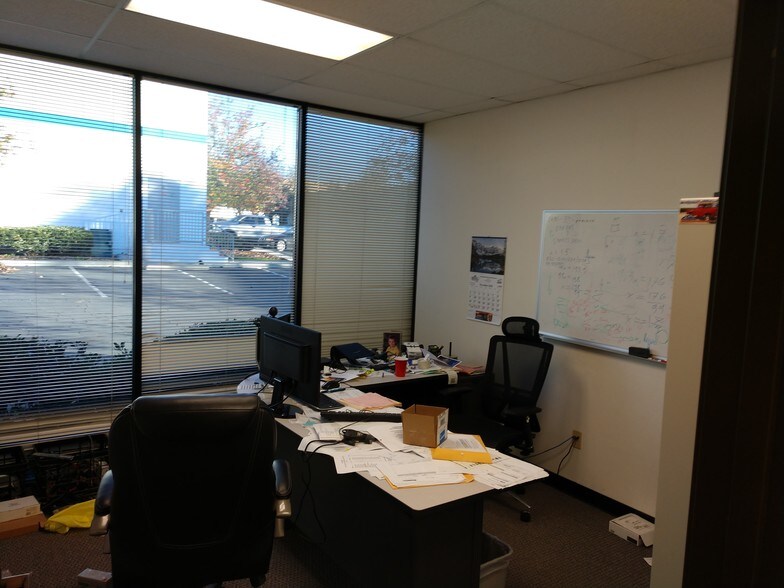 More Photos Of 4531 Market St, Ventura Manufacturing For Lease