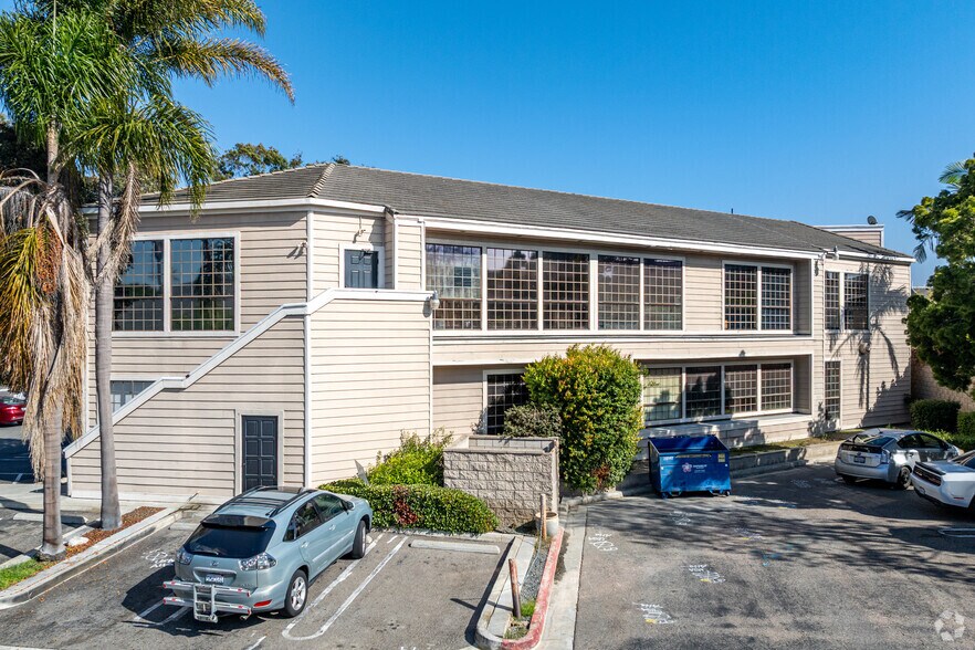 More Photos Of 20042 Beach Blvd, Huntington Beach Loft Creative Space For Sale