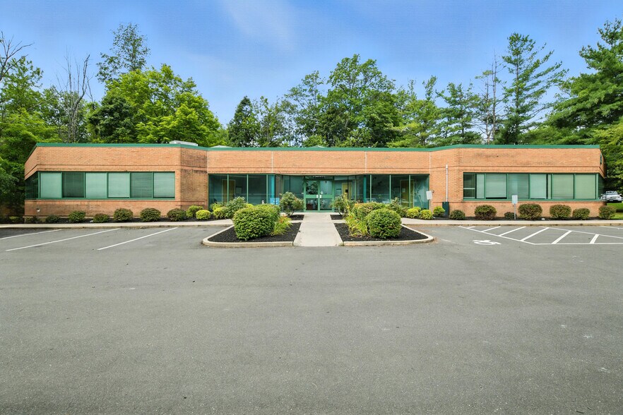 More Photos Of 3 Northwestern Dr, Bloomfield Medical For Lease