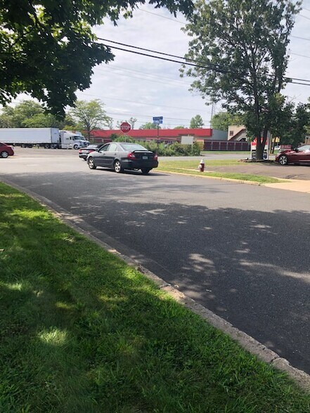 More Photos Of 1 Plumbridge Dr, Levittown Office Residential For Sale