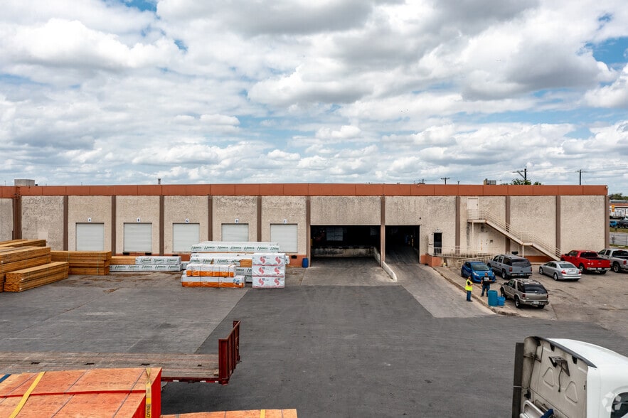 More Photos Of 827 Frost Bank Center Pky, San Antonio Distribution For Sale