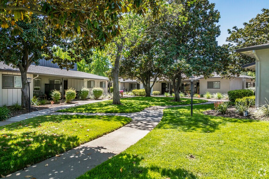 More Photos Of 6546 Auburn Blvd, Citrus Heights Apartments For Sale