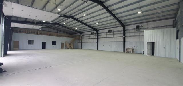 More Photos Of Bobcat, Greenup Warehouse For Sale