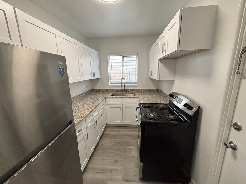 More Photos Of 1555-1557 Tamarac St, Denver Apartments For Sale