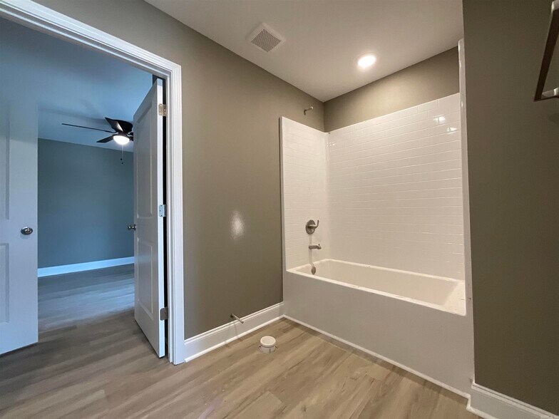 More Photos Of 405 & 407 E Center Street, Jacksonville Specialty For Sale