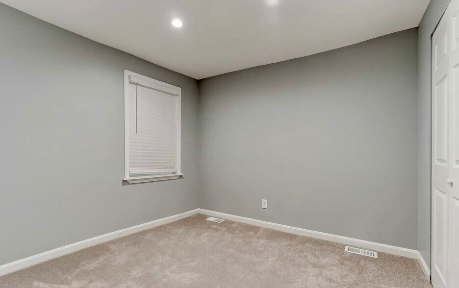 More Photos Of 1049 S Charles St, Baltimore Storefront Retail Residential For Sale