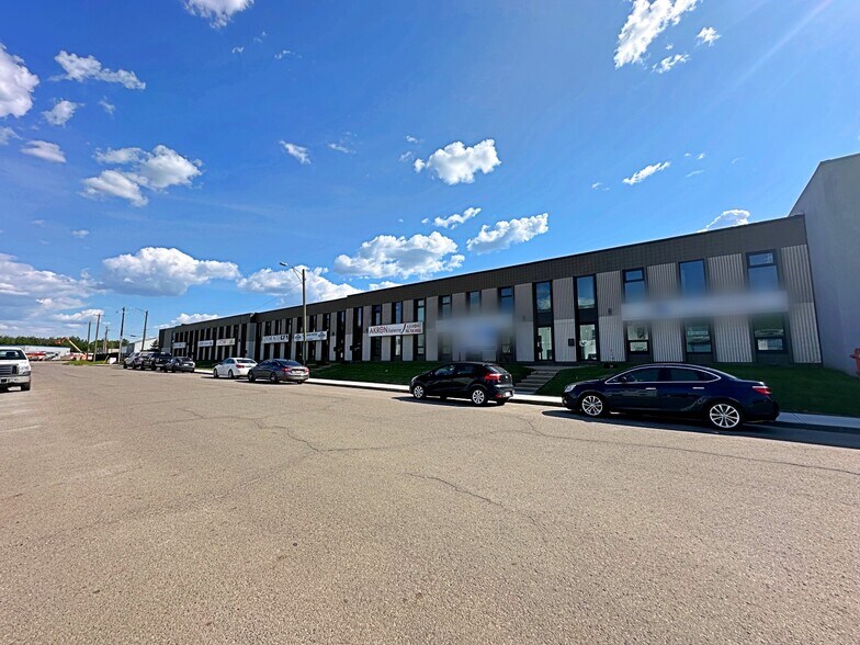 More Photos Of 8127 Fraser Av, Fort McMurray Service For Lease
