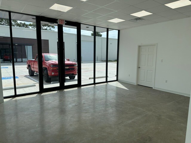 More Photos Of 18901 Ashley Rd, Houston Unknown For Lease