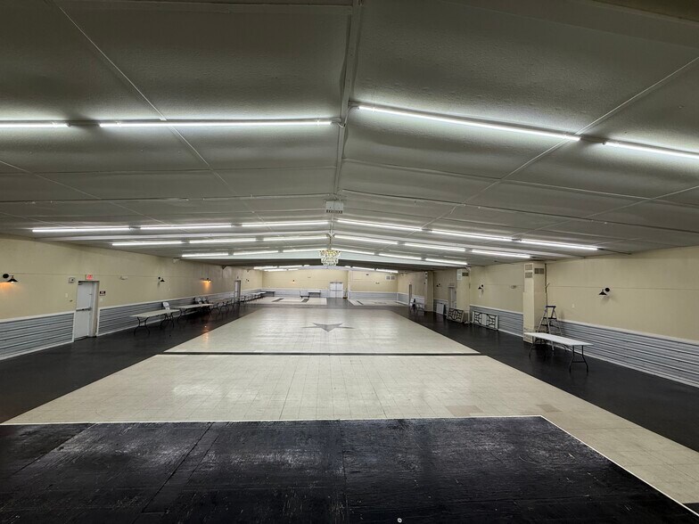 More Photos Of 94 Old Douglas Rd, Hazlehurst Lodge Meeting Hall For Sale