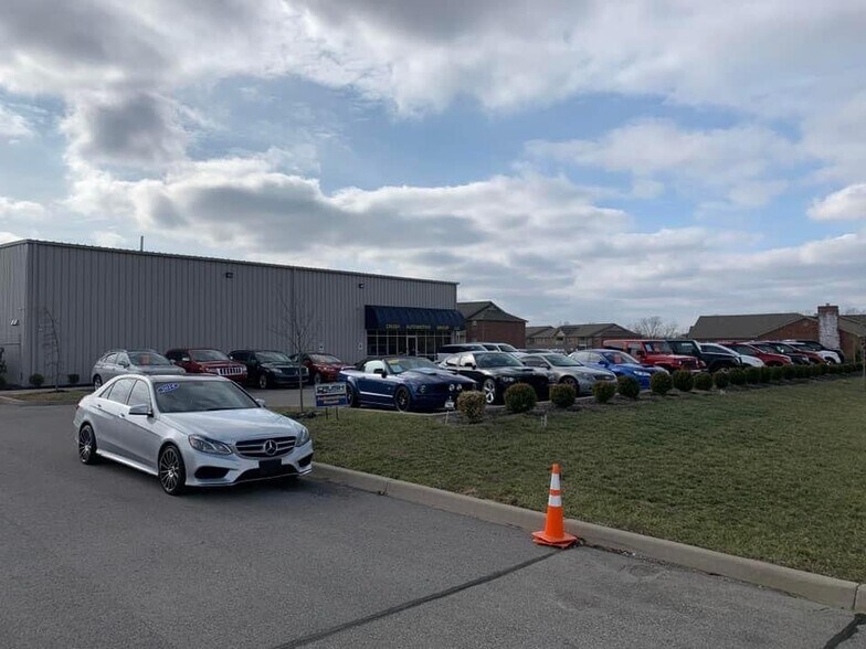 More Photos Of 85 Breighton Blvd, Shelbyville Freestanding For Sale