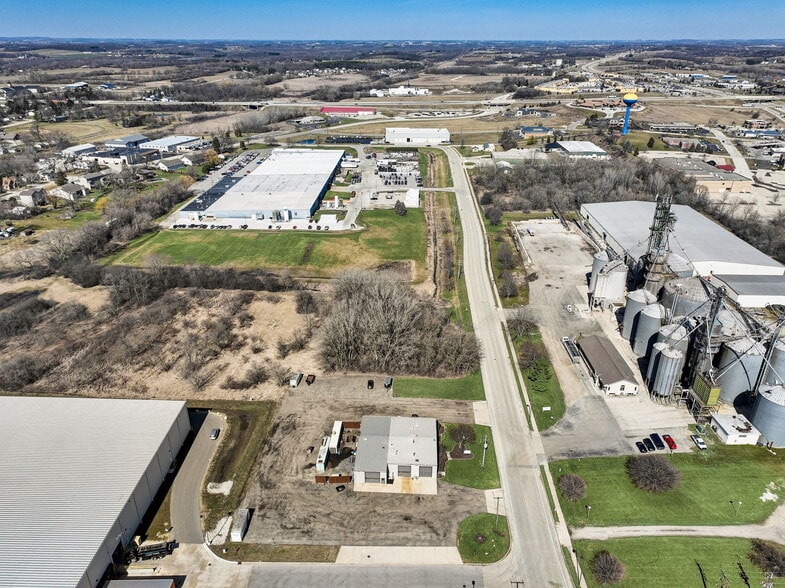 More Photos Of 201 Grell Ln, Johnson Creek Manufacturing For Sale