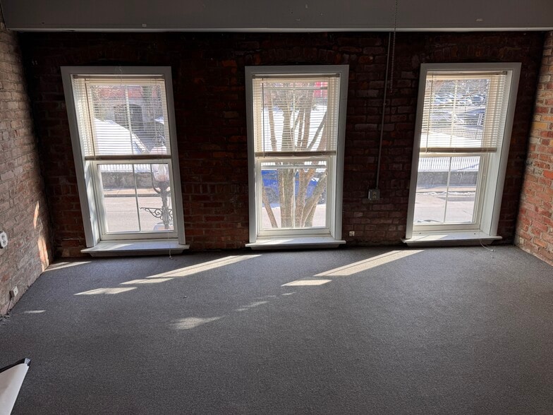 More Photos Of 175 Main St, Ossining General Retail For Lease