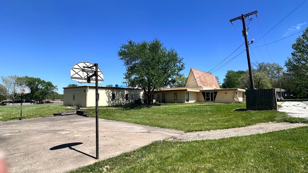 More Photos Of 7300 Nieman Rd, Shawnee Specialty For Sale