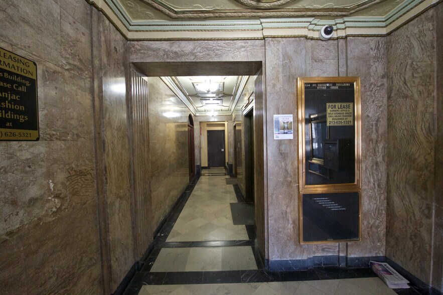 More Photos Of 830-834 S Broadway, Los Angeles Office For Lease