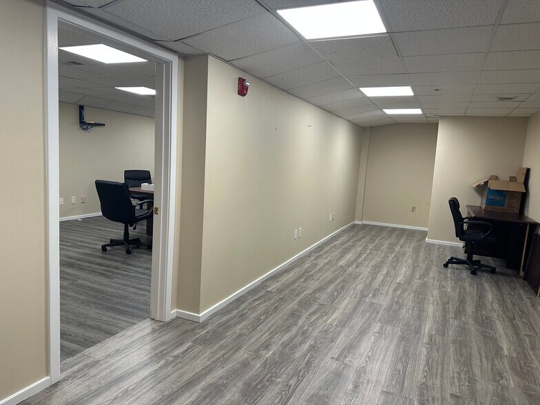 More Photos Of 304 Corporate Dr E, Langhorne Office For Sale