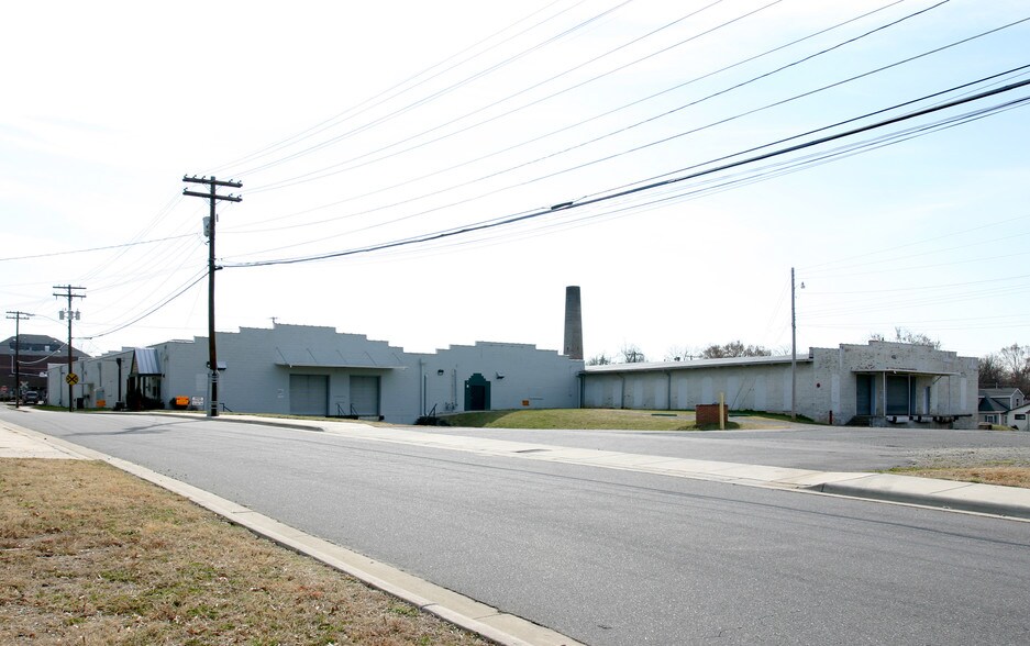 More Photos Of 217-221 Depot St, Davidson Warehouse For Lease