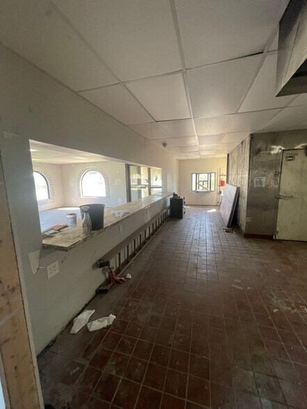 More Photos Of 4450 Rocky River Dr, Cleveland Fast Food For Lease