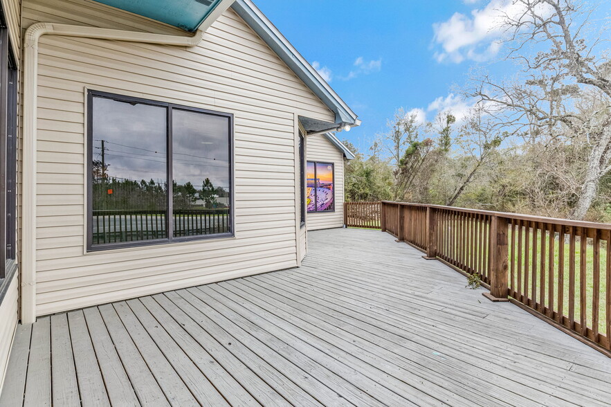 More Photos Of 3605 Highway 90, Pace Restaurant For Lease