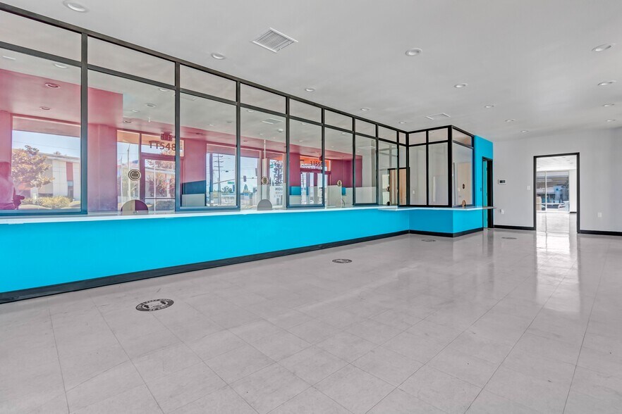 More Photos Of 11546-11552 Colima Rd, Whittier Unknown For Lease