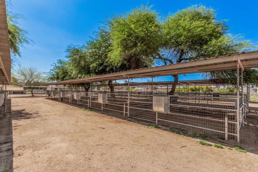 More Photos Of 7425 N Alsup Rd, Litchfield Park Horse Stables For Sale