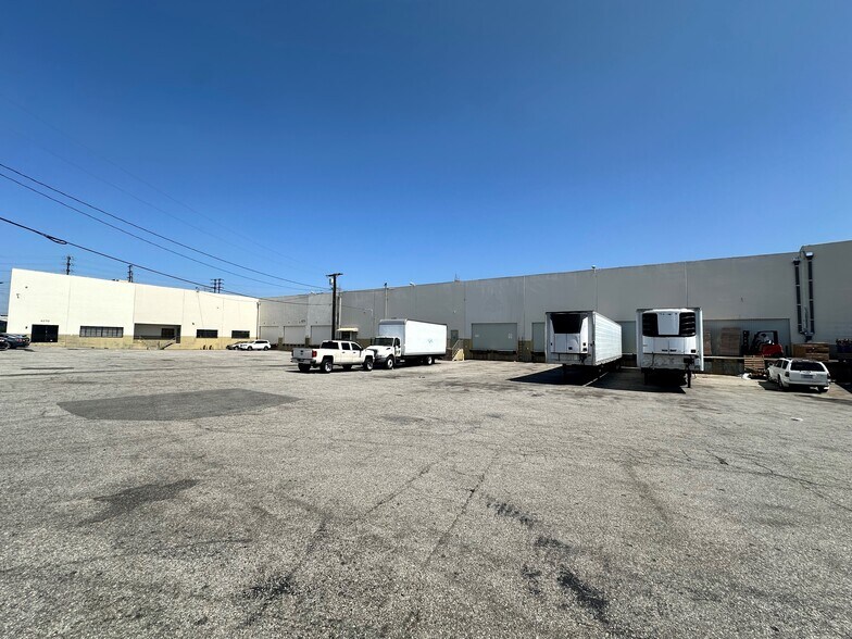 More Photos Of 4270-4310 S Maywood Ave, Vernon Warehouse For Lease