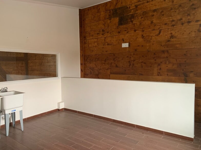 More Photos Of 85 North Rd, Highland Refrigeration Cold Storage For Lease