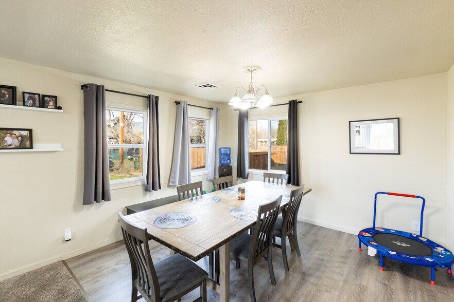 More Photos Of 758 Pleasant Ct, The Dalles Specialty For Sale