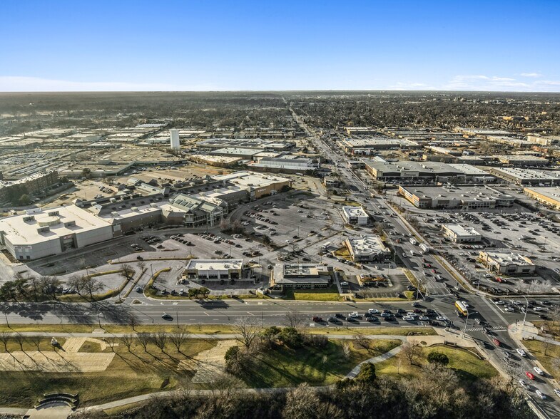 More Photos Of , Lincolnwood General Retail For Sale