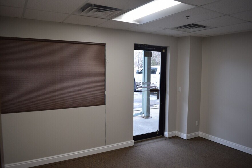 More Photos Of 520-536 W 66th St, Loveland Light Manufacturing For Sale