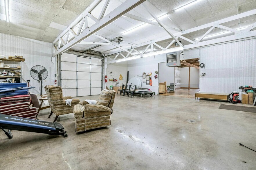 More Photos Of 701 SE 10th Ave, Amarillo Bar For Sale