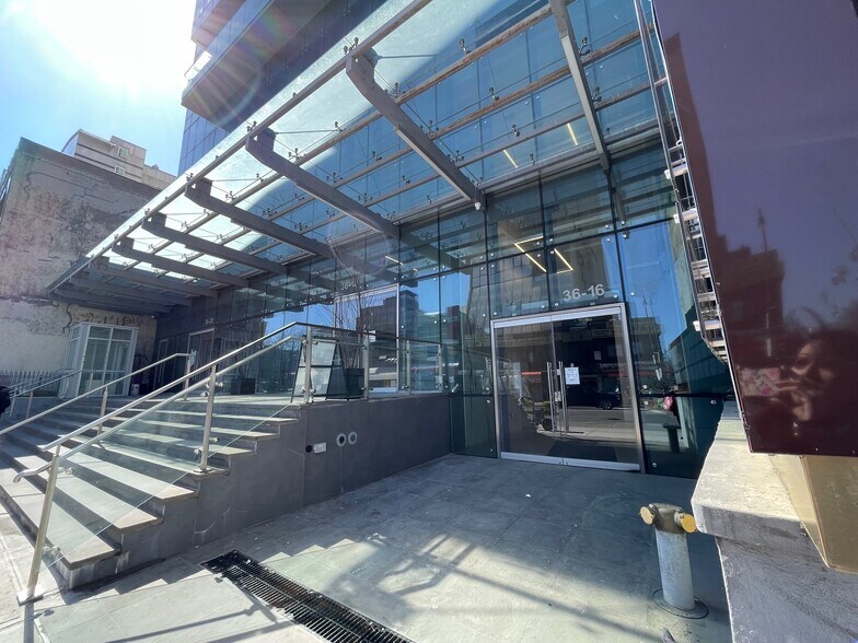 More Photos Of 36-18 Main St, Flushing Medical For Lease