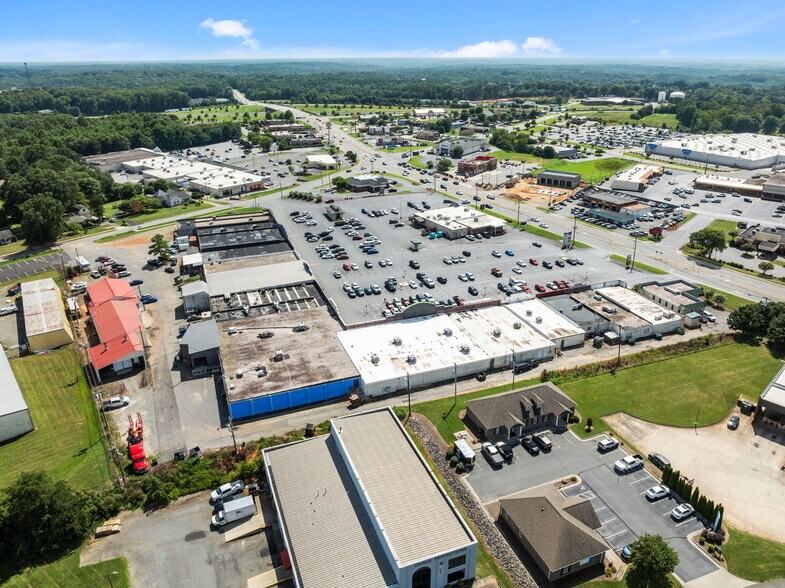 More Photos Of 607 S Main St, King Unknown For Lease