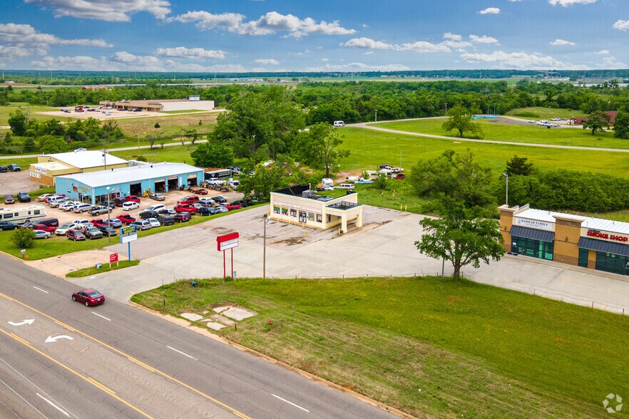 More Photos Of 19801 NE 23rd St, Harrah Freestanding For Sale