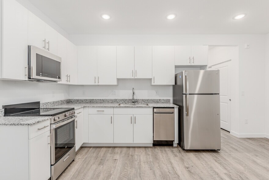 More Photos Of 1010 Dakota Dr, Jupiter Apartments For Lease