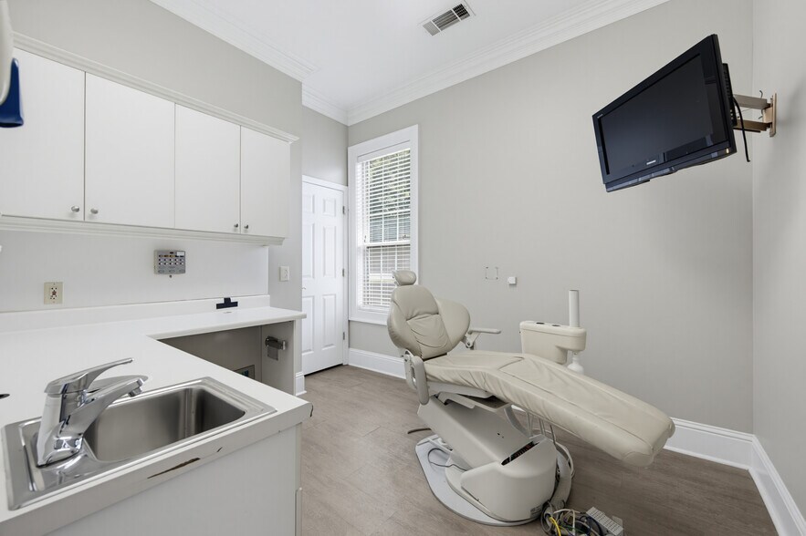 More Photos Of 129 Marble Mill Rd, Marietta Medical For Sale