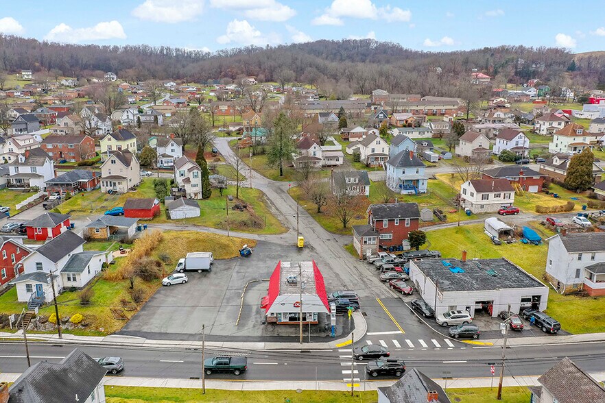 More Photos Of 321 N 4th St, Youngwood Freestanding For Sale