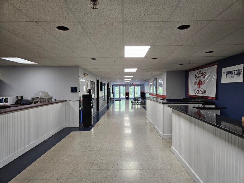 More Photos Of 142 State Route 111, Hampstead Freestanding For Sale