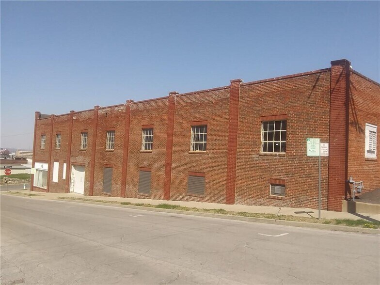 More Photos Of 317 S 9th St, Saint Joseph Warehouse For Sale