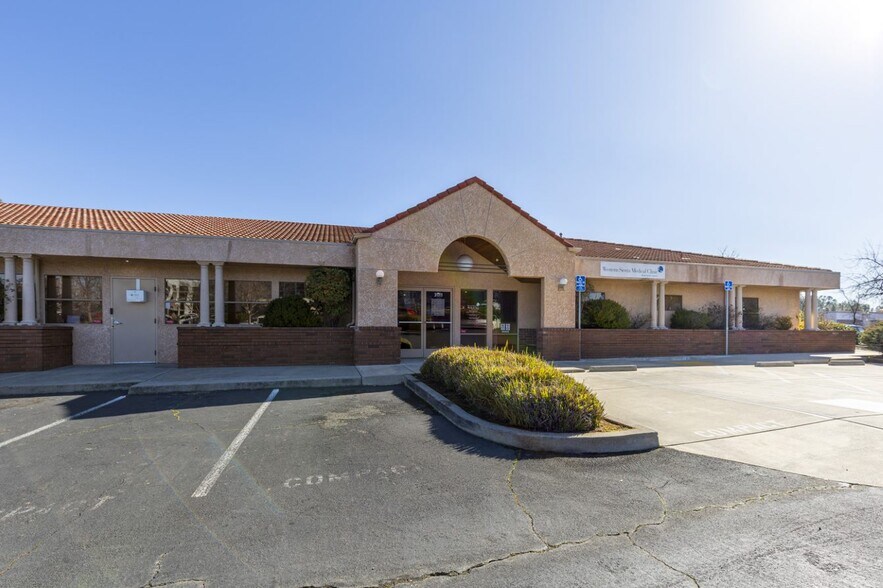 More Photos Of 3111 Professional Dr, Auburn Medical For Sale