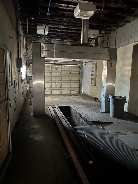 More Photos Of 1000 S Florissant Rd, Saint Louis Carwash For Sale