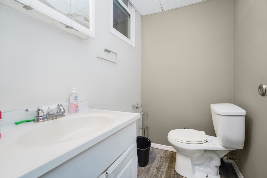 More Photos Of 419 Jersey St, Staten Island Storefront For Sale