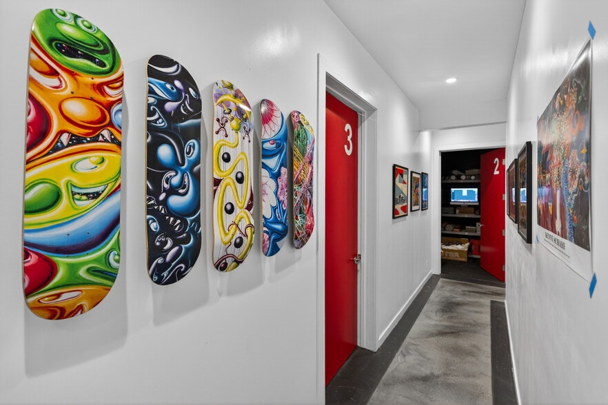 More Photos Of 435-437 N Varney St, Burbank Warehouse For Lease